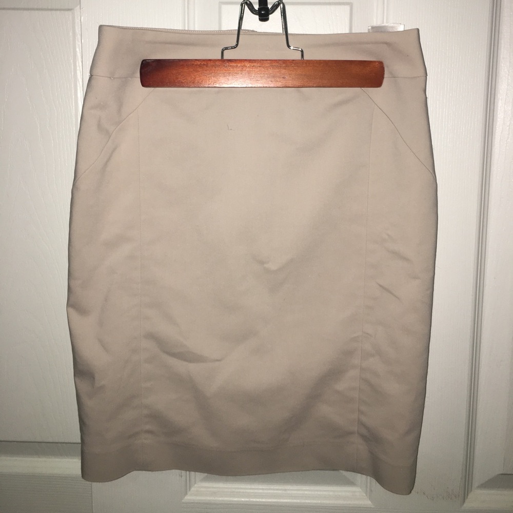 H&M beige cream pencil skirt